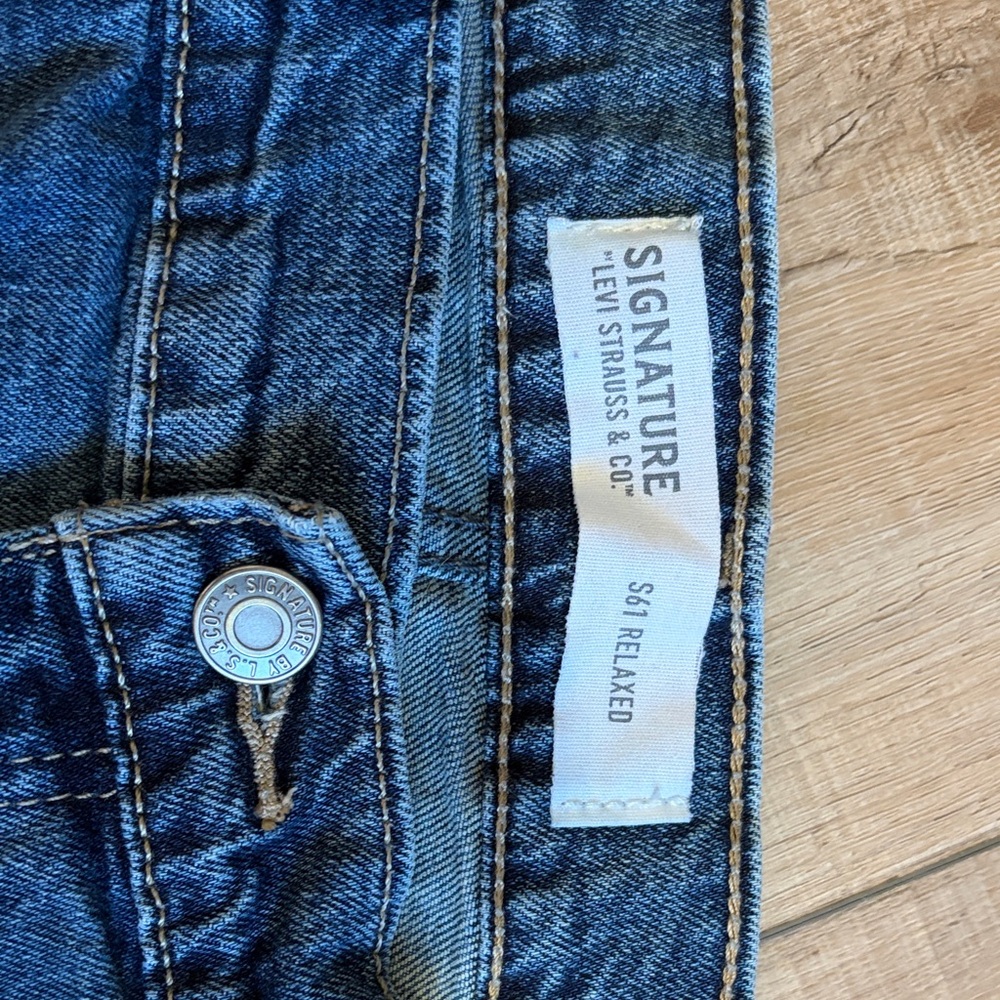 Signature by Levi Strauss Men's S61 Relaxed Fit Jeans in Deep Blue - Picture 3 of 6